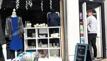 Ardgowan Hospice Charity Shop - Kilmacolm - Drumpellier Place