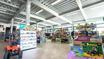 Powell's Country Store - Banff