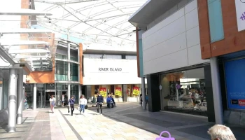 River Island - Skye Square
