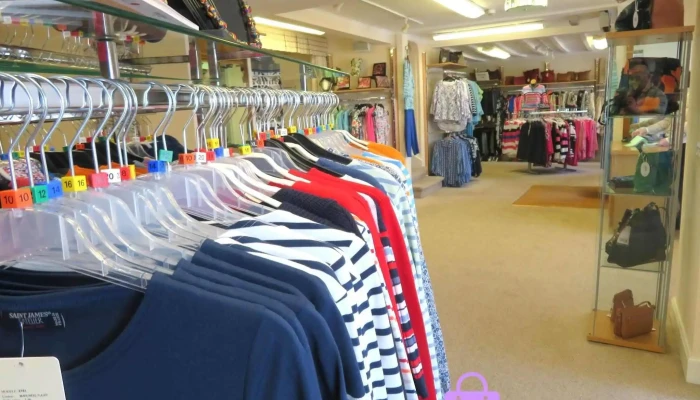 101 Boutique - Thornhill Dg3 5Ly
