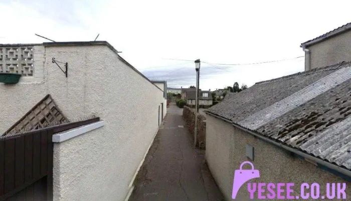 alness high street - Alness