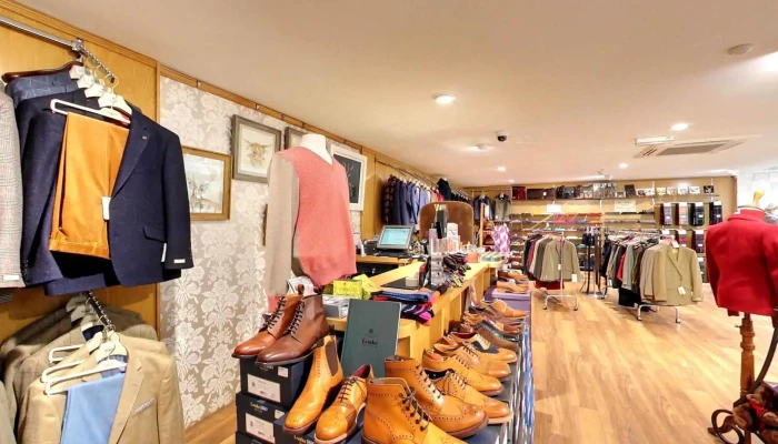 Amor Cashmere Tweed Street View 360deg - Pitlochry