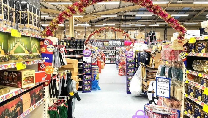 Bm Home Store With Garden Centre Inside - Glasgow