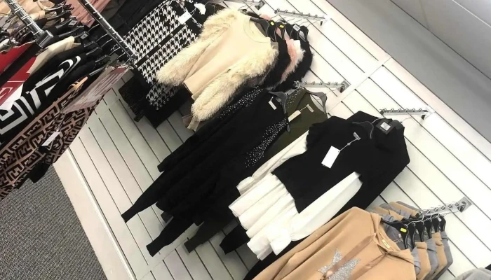 Frankies Boutique -  By Owner - Bilston
