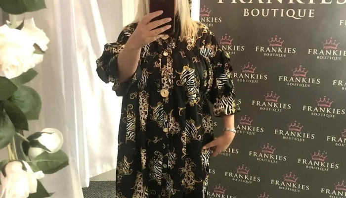 Frankies Boutique -  Inside - Bilston