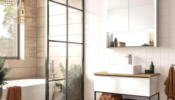 Hamilton Bathroom Kitchen Centre Inside - Hamilton
