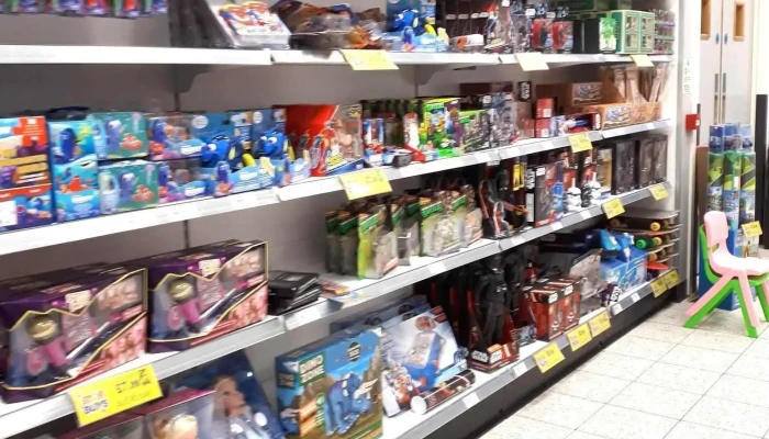 Home Bargains -  Inside - Glasgow