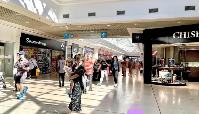 Howgate Shopping Centre - Falkirk Fk1 1Hg