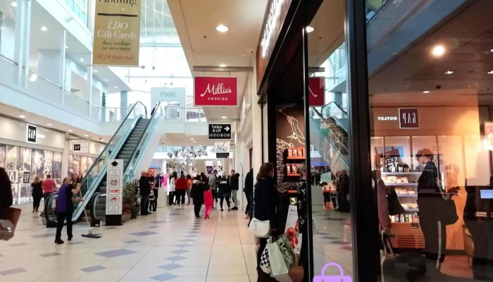 Livingston Designer Outlet -  Inside - Livingston