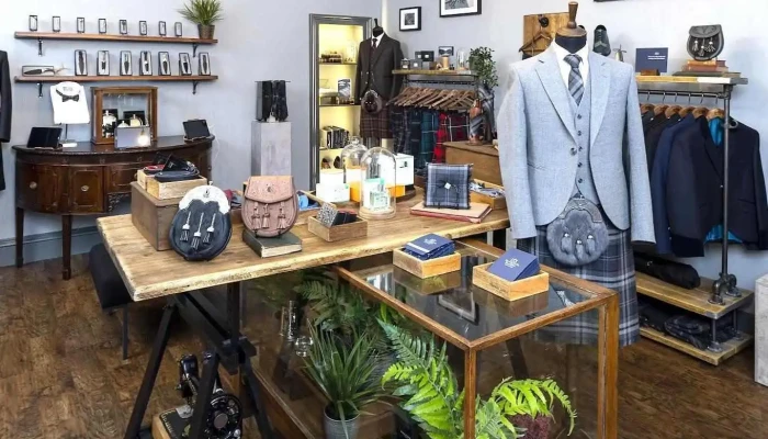Macgregor And Macduff Inside - Glasgow