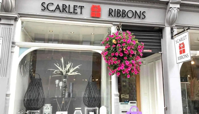 Scarlet Ribbons - Falkirk Fk1 1Hx