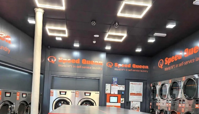 Speedqueen Laundrette   Blantyre Laundromat - Glasgow