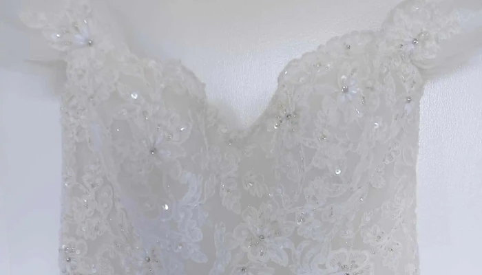 The White Dress Bathgate -  Videos - West Lothian
