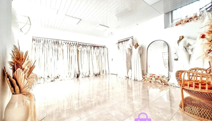 Unbridaled Boutique -  By Owner - Ayr